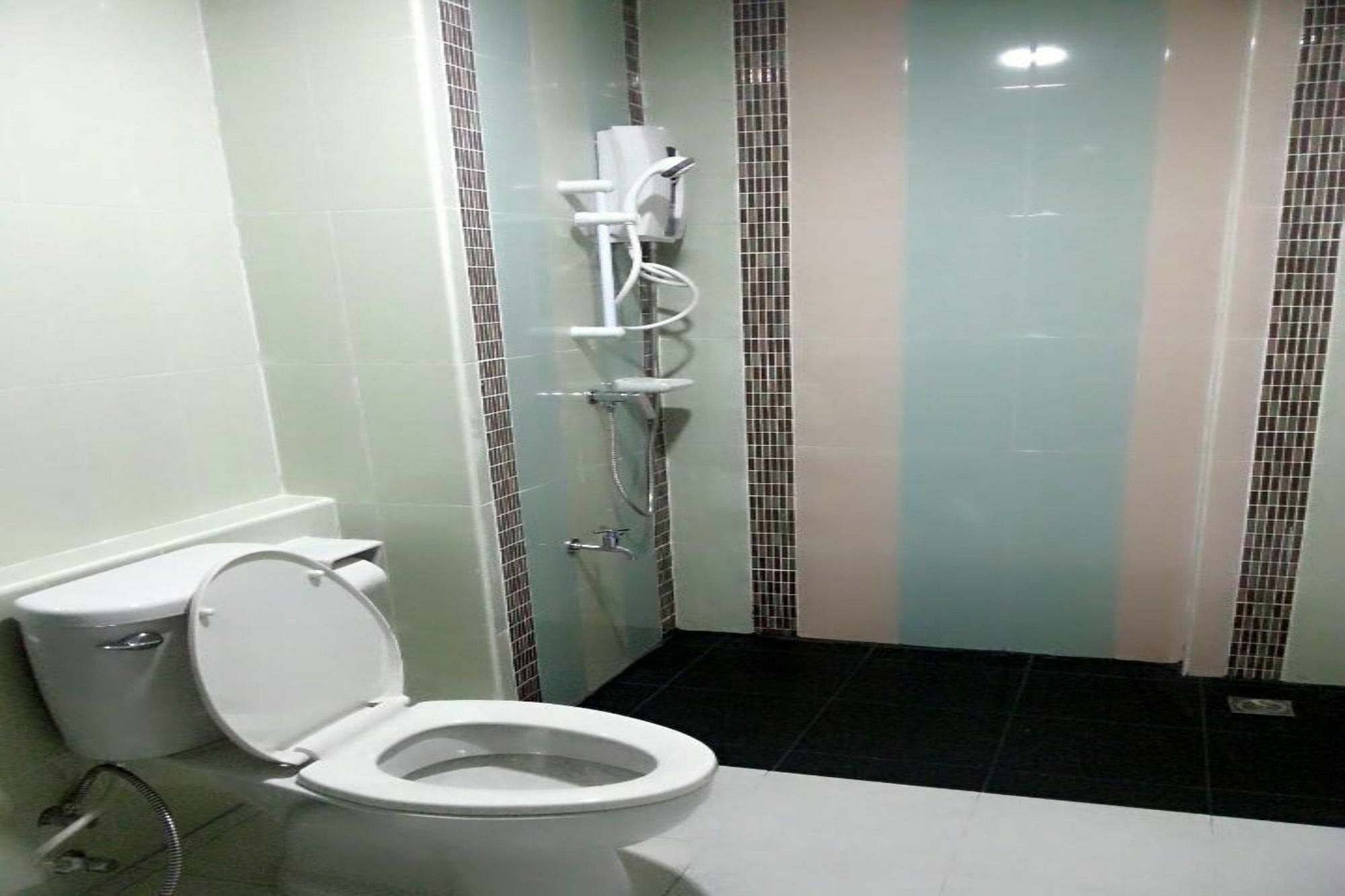 Central View Hostel Hat Yai Exteriör bild